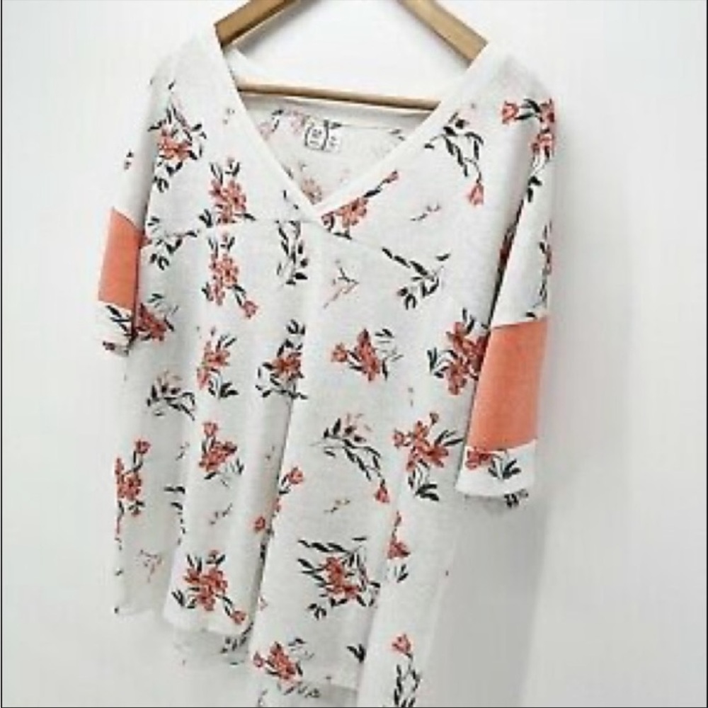 Maurice's XL floral top